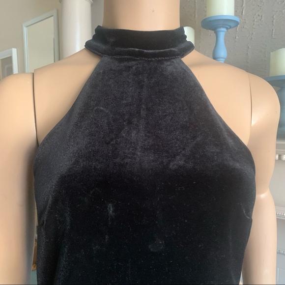 Hella Sexy! Velvet Black High Neck Sheath Bodycon Dress from Express - Picture 4 of 8